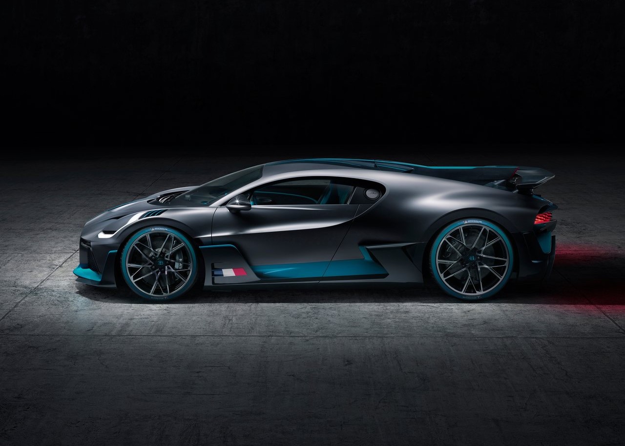 Bugatti-Divo-2019-1280-0b