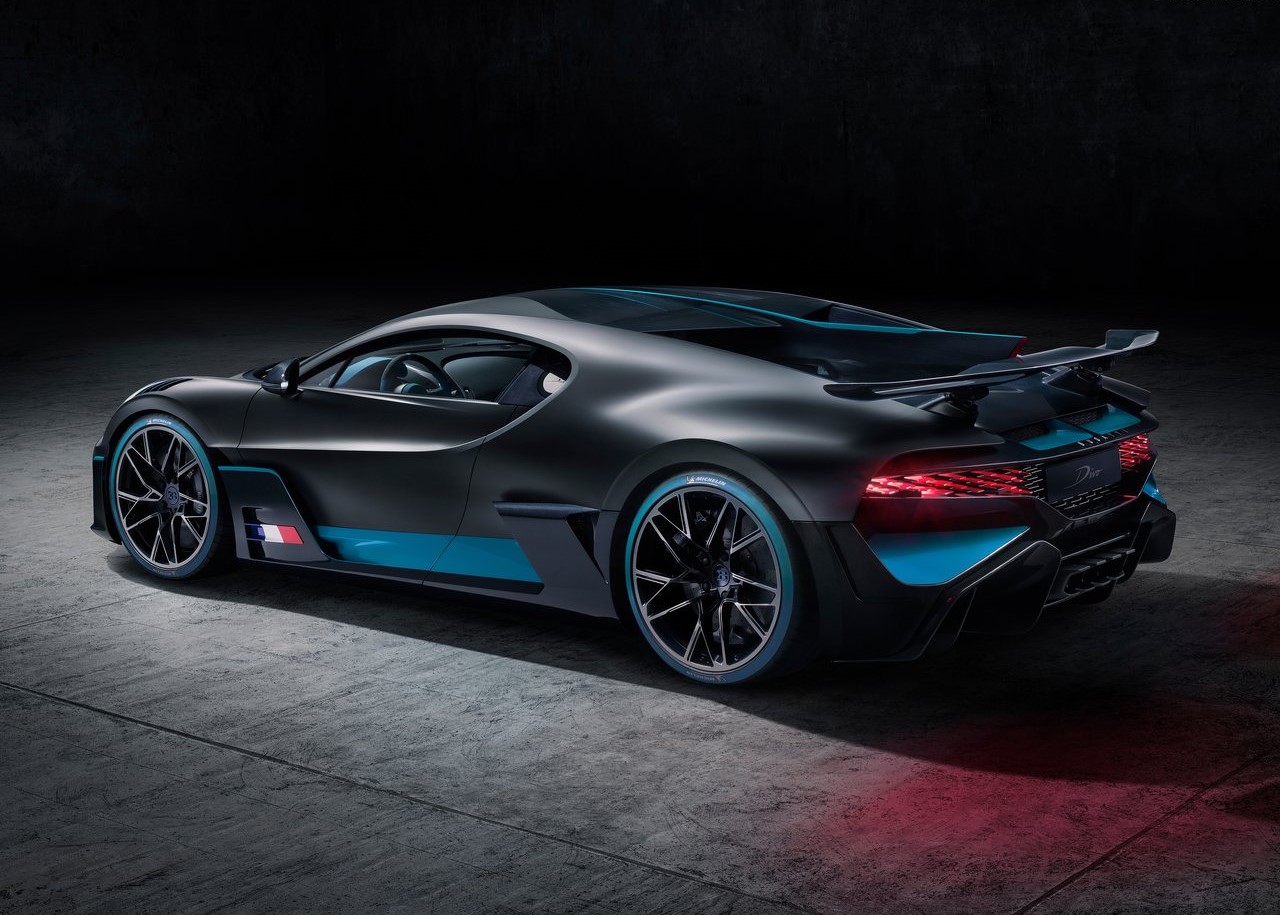 Bugatti-Divo-2019-1280-0d